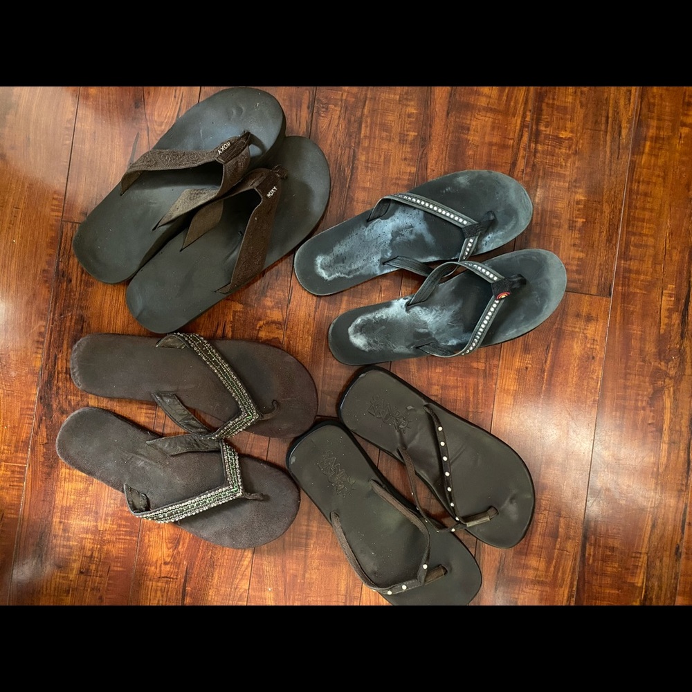 4 pairs of assorted brand sandals